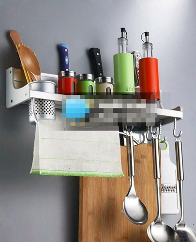 Giá treo nhà bếp chị Hiền mua không đúng với quảng cáo.