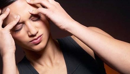 Tạm thời mất trí nhớ. Đây không phải là mất trí nhớ đến nỗi không nhận ra bố mẹ mình là ai, chỉ là mất trí nhớ rất nhẹ, như quên sinh nhật của mình. Và thời gian mất trí nhớ này rất ngắn, có lẽ chỉ có một vài giây, hoặc lên đến vài phút. Do cảm xúc mãnh liệt trong cuộc ái ân, bộ não rơi vào tình trạng thiếu máu tạm thời.