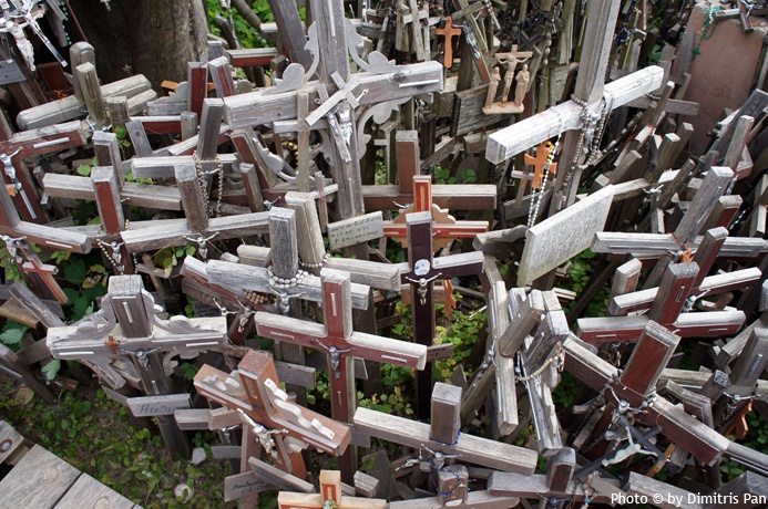 Câu chuyện lịch sử vẫn chưa dừng ở đây, bởi sau Chiến tranh Thế giới thứ I, Lithuania lại tiếp tục đấu tranh 3 lần để bảo vệ nền độc lập non trẻ của mình. Số lượng liệt sĩ tăng lên và cây Thánh giá cũng theo đà ngày càng nhiều hơn...