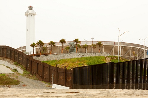 Nhung buc tuong chia cat noi tieng the gioi (ky cuoi) hinh anh