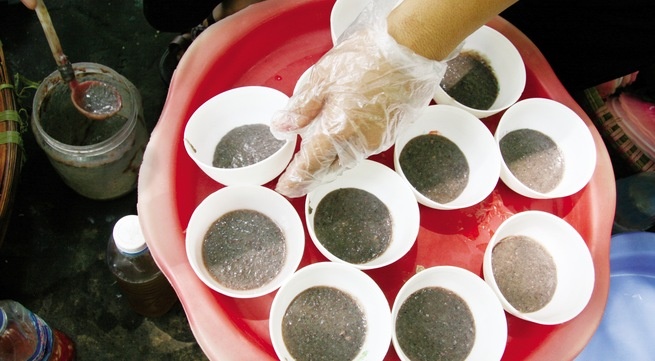 Kiet li, giun san, thuong han den tu mam tom co doi hinh anh