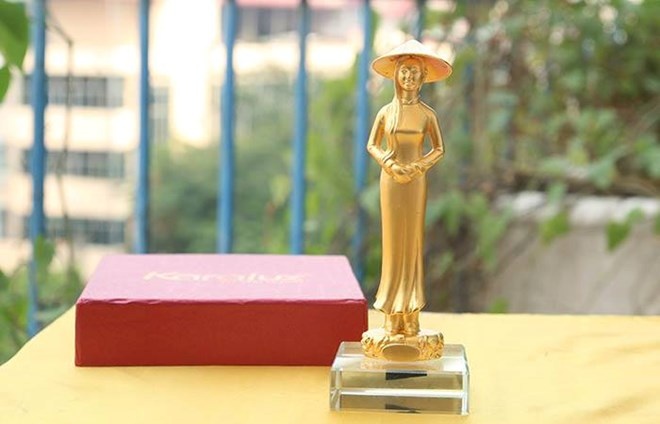 Tuong phu nu ma vang gan 150 vien kim cuong gia 45 trieu hinh anh