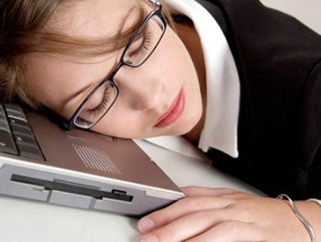 Ngu trua co tot khong? hinh anh