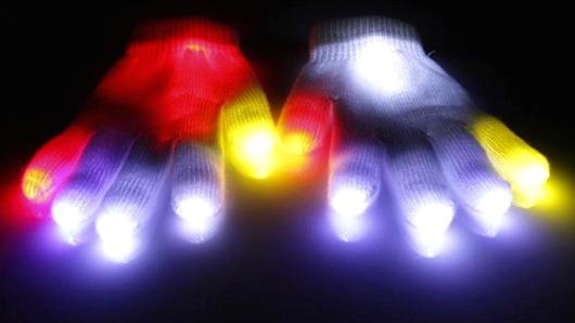 Đôi găng tay Golden Arches.