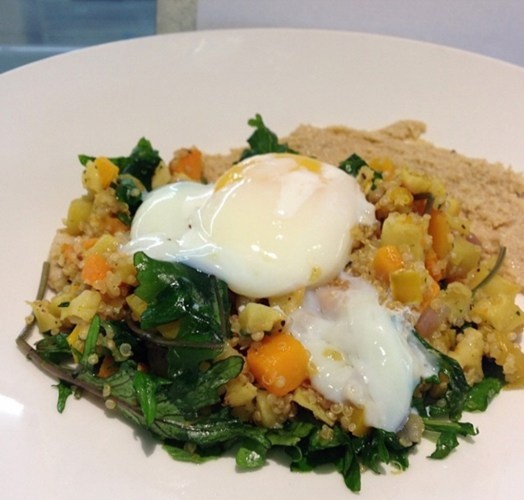 Trứng trần và thịt băm.