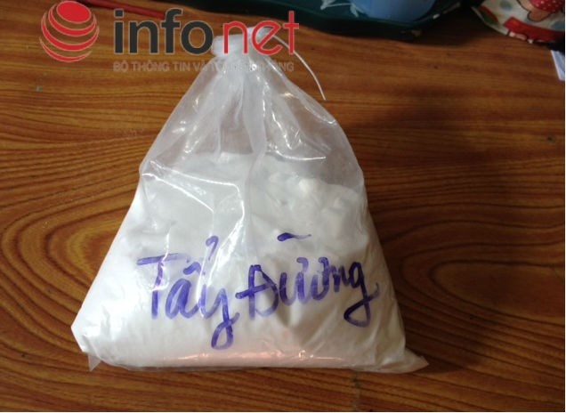 Chat doc tay trang long lon bi het gia vi phai ban len lut hinh anh