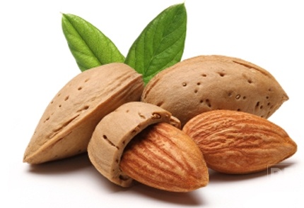 Hạnh nhân (hạt khô của quả của cây mơ) và sữa bò tươi cùng củ mài tán bột đun cách thủy là món ăn tốt cho người suy nhược, gầy còm, da khô ráp.