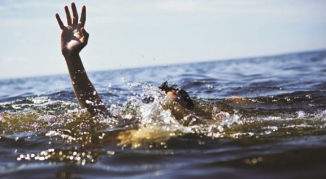 Cuu nan nhan bi ngat do duoi nuoc nhu the nao? hinh anh