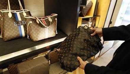 Mat 4,5 ty USD nhap hang xa xi ve Viet Nam hinh anh