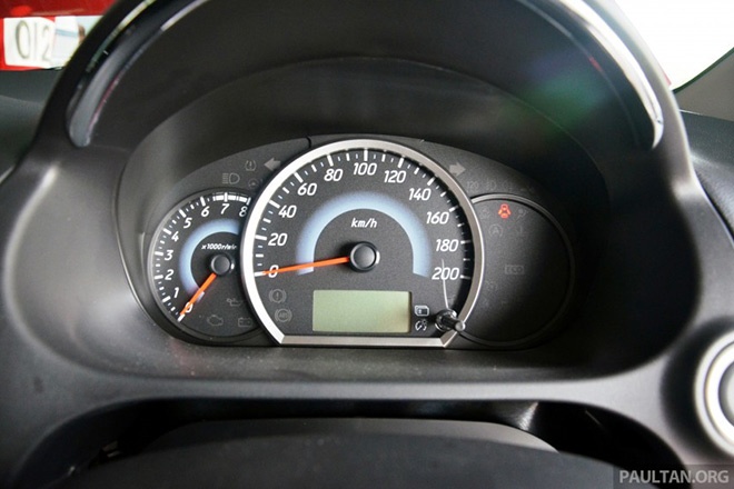 Cả ba phiên bản đều trang bị động cơ 1.2 L DOHC- 3 xy lanh cho công suất tối đa 78 mã lực tại vòng tua 6.000 vòng/phút, mô-men xoắn cực đại 100Nm tại vòng tua 4.000 vòng/phút.