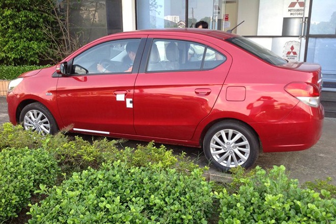 Bù lại, xe sở hữu chiều dài cơ sở 2.550mm tương đương nên không gian nội thất không quá nhỏ.