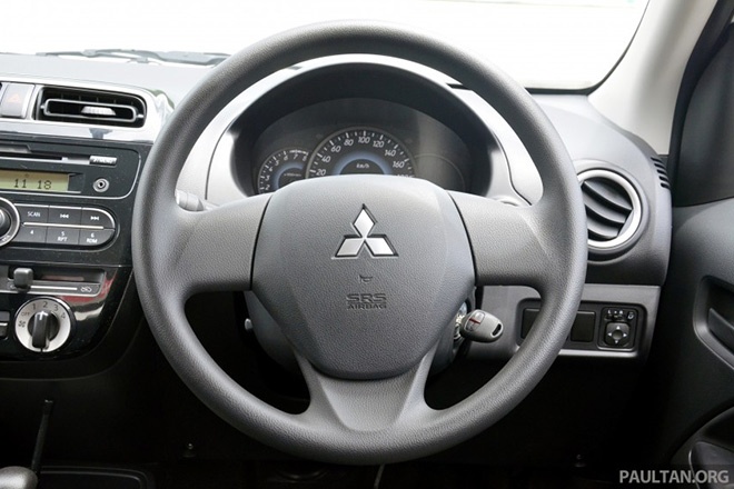 Phiên bản cao cấp nhất có thêm dàn âm thanh DVD với màn hình cảm ứng 6,1 inch, bộ body kit, dải đèn LED chiếu sáng ban ngày, ghế bọc da thể thao, camera chiếu hậu.