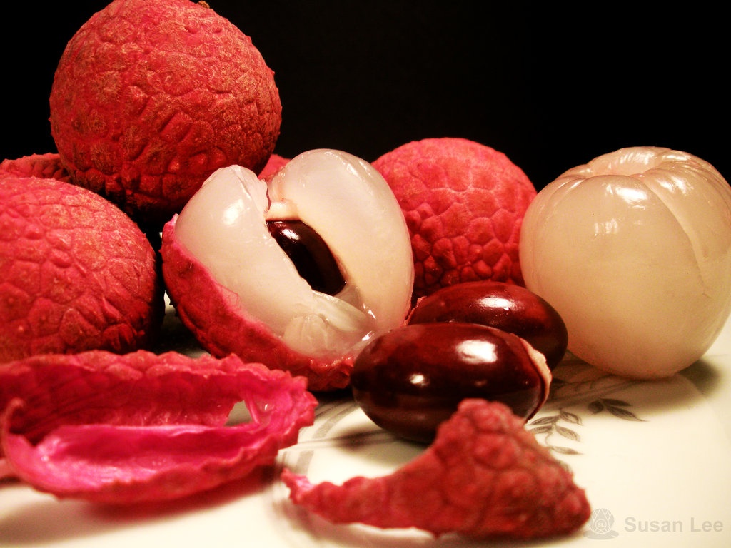 Bởi nó sẽ làm bệnh nặng hơn và có thể gây nên những biến chứng. Ngay cả đối với người bình thường thì ăn quá nhiều vải sẽ bị váng đầu, buồn nôn, ra mồ hôi lạnh.