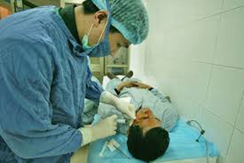 Manh ghep giac mac cho nguoi vien thi hinh anh