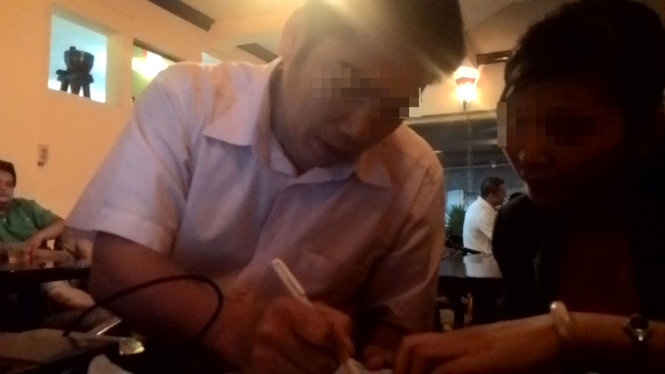 Ông Tuyến (33 tuổi, quê Hà Nội) chào bán “bộ sưu tập” gồm 168 danh sách thông tin cá nhân từ giám đốc, khách hàng nhà mạng, khách hàng mua sắm... với giá 1,2 triệu đồng .