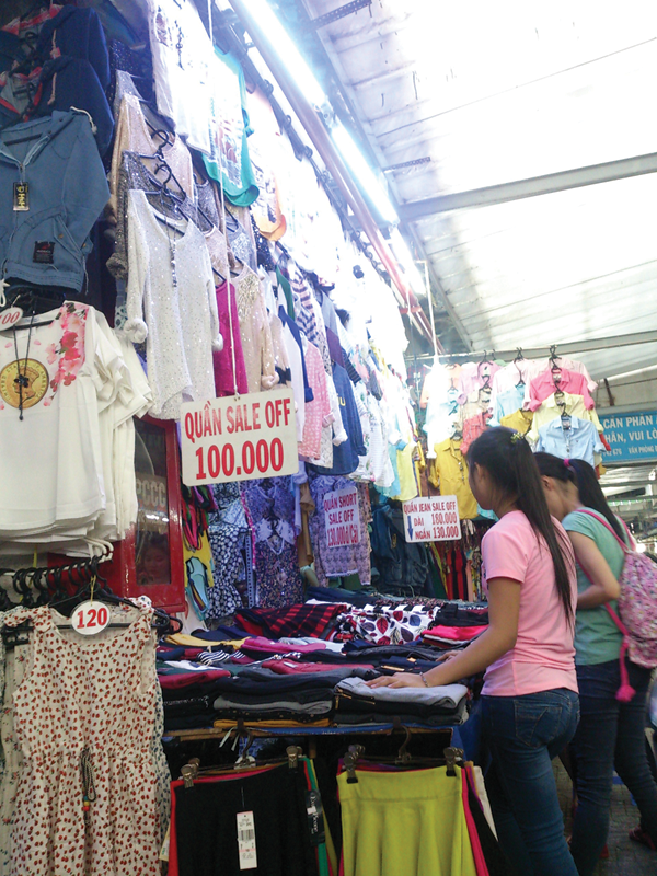 Thời trang hàng Việt có thương hiệu lại khá chậm chạp, nhạt nhòa.