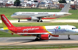 Dai chien hang khong gia re hinh anh