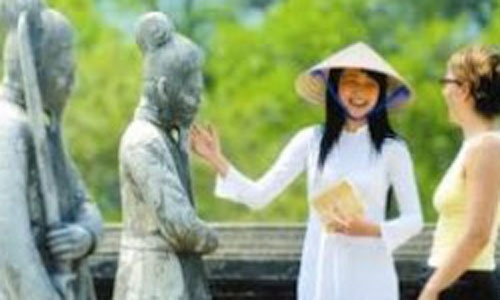 Nhân viên tư vấn du lịch.