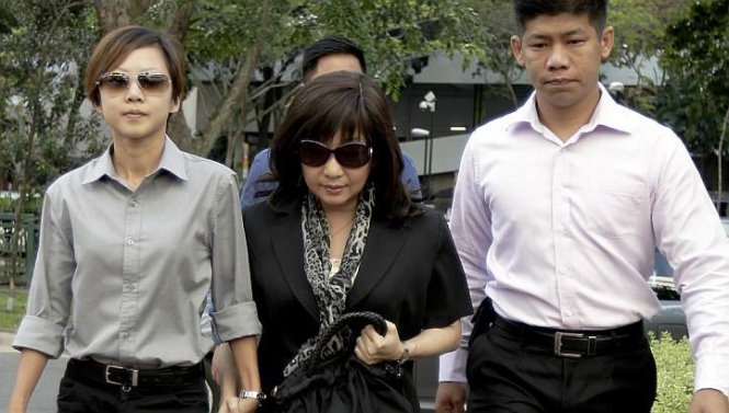 Gian truan pha an hoi lo tinh duc hinh anh