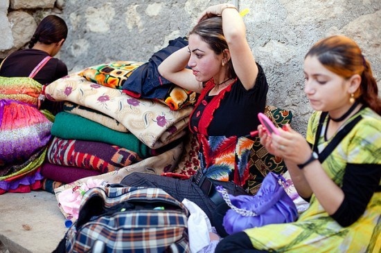 Canh bat nhao phien quan IS mua ban phu nu tai cho no le hinh anh