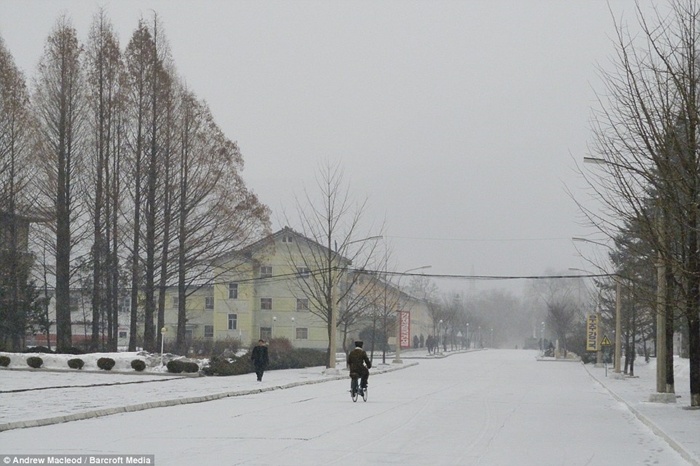 Đường phố thủ đô Bình Nhưỡng chìm trong tuyết trắng.
