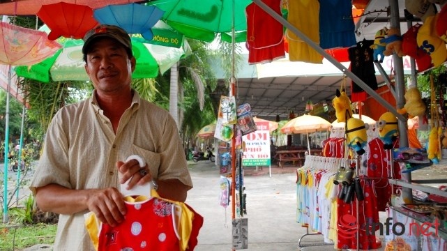 Nguoi lao dong o KDL Dai Nam trai long truoc khi dong cua hinh anh