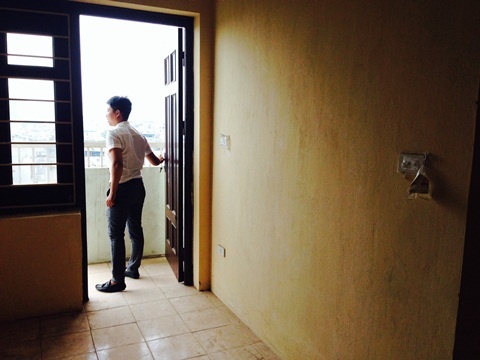 Nha tai dinh cu gia hoi: Khach cam dao dang luoi hinh anh