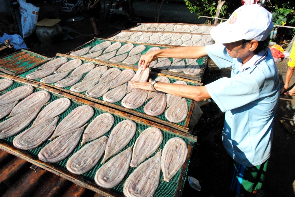 Kho ran doc nhat o mien Tay duoc san xuat nhu the nao? hinh anh