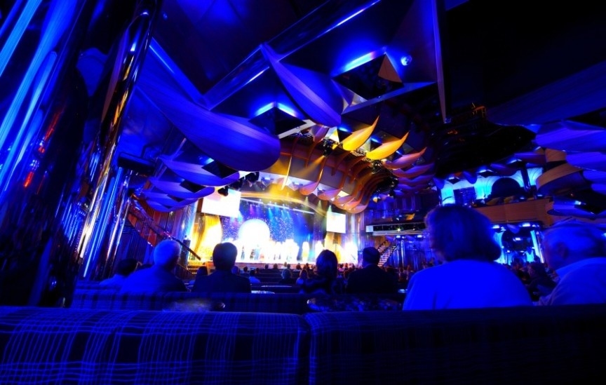 Người làm giải trí trên các tàu khách biển khơi dễ dàng kiếm được thu nhập cao.