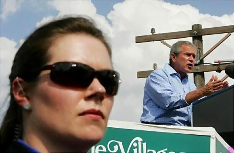 Nhung nu ve si xinh dep cua chinh khach the gioi hinh anh