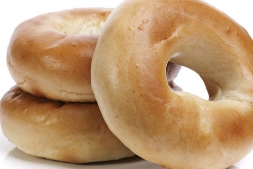  Chưa đến một cái bánh mỳ vòng, không có lớp kem phủ bên trên (80g). Hình minh họa. GS. Linda Tapsell (Đại học Wollongong, Úc) cho rằng nếu một ứng dụng giúp chúng ta có thể hình dung đơn giản về lượng chất trong một khẩu phần ăn thì đó là một ứng dụng có ích. Một người bình thường cần 2000 calo mỗi ngày. 