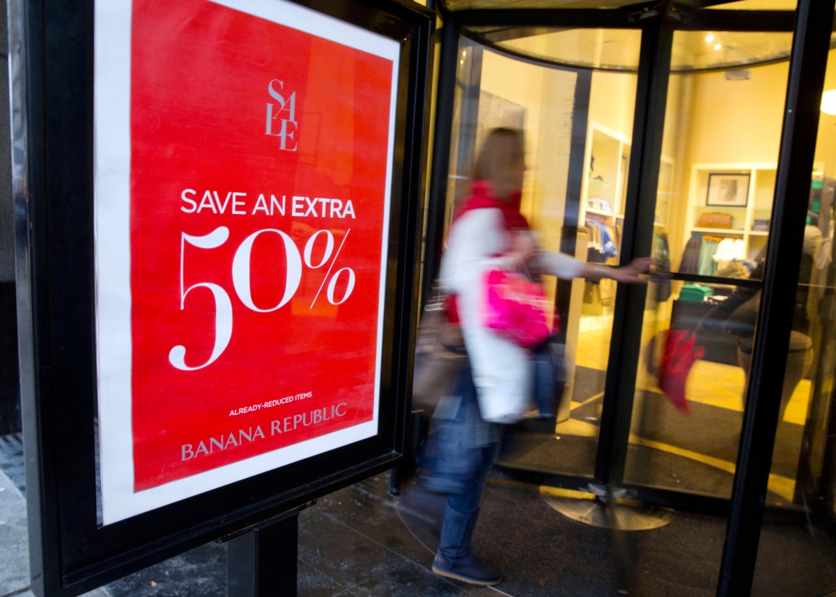 Giá cả tăng chậm có lợi cho người tiêu dùng và cải thiện sức mua.