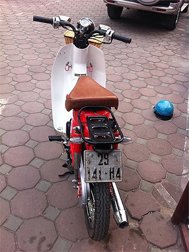 Chiếc DD đỏ độ.