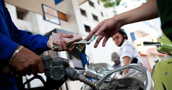 'Gia the gioi cang giam, doanh nghiep xang dau cang chet do' hinh anh