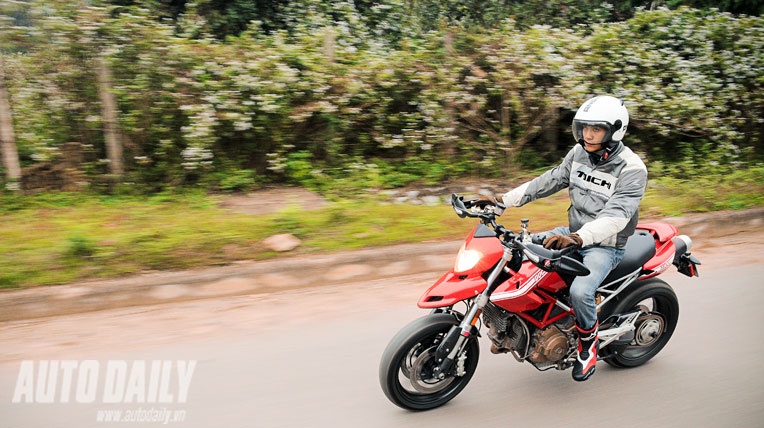 Nếu để đi xa hoặc off-road, phượt, bạn sẽ cần một chiếc xe khỏe, có khả năng vượt địa hình.