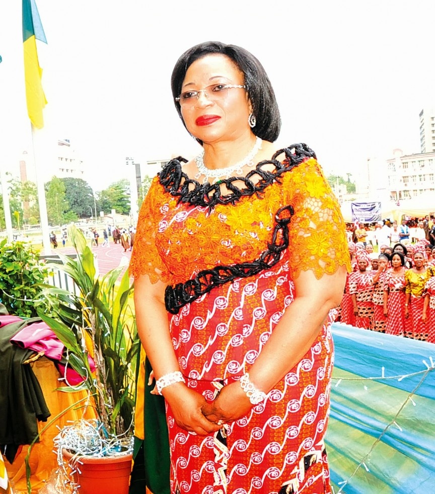  7. Folorunsho Alakija Tài sản: <abbr class=