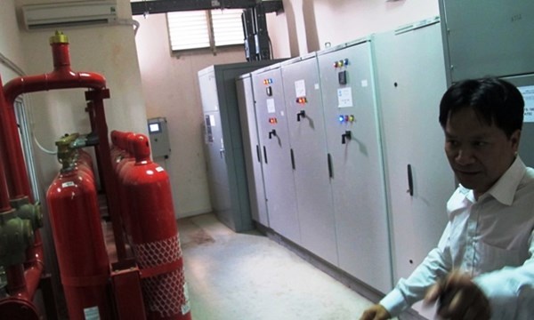 Trong ảnh là khu vực chứa và truyền dữ liệu, được coi như bộ não của trung tâm. 