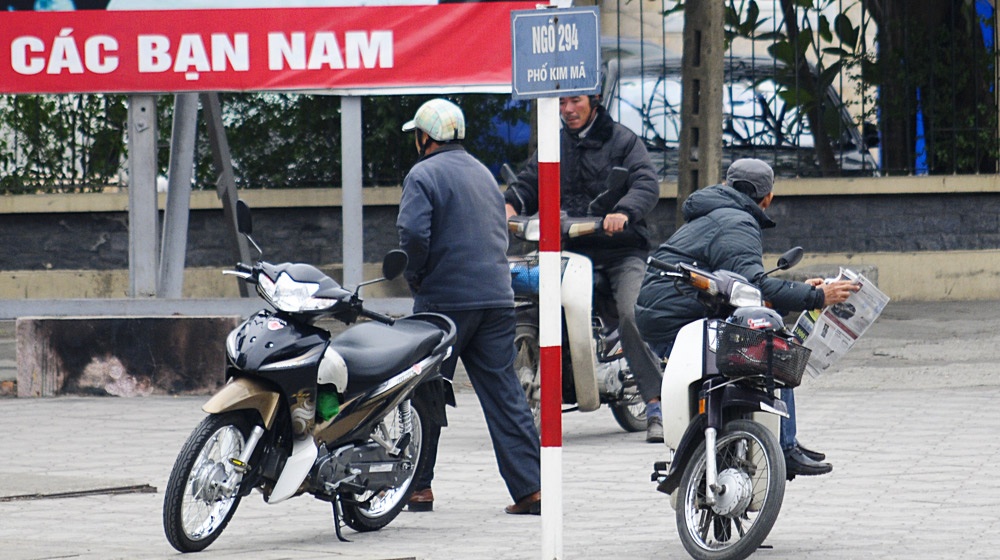 Không còn nhiều người sử dụng xe máy Tàu làm phương tiện chở khách.