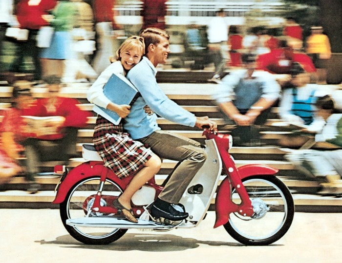 Nhung xe may noi bat tren chang duong 65 nam cua Honda hinh anh