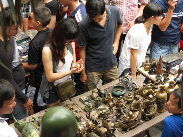 Với tên gọi “Chợ Ve chai”, những người sáng lập mong muốn đây là nơi trao đổi, học hỏi, giao lưu, giải trí mà không mang nặng hình thức mua bán.