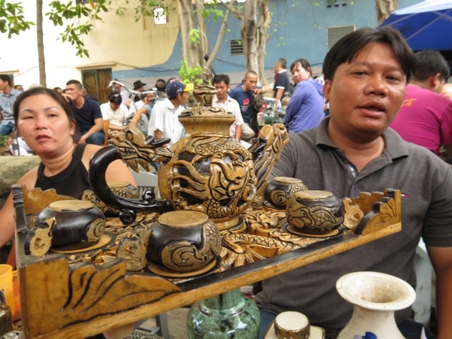   Hàng hóa bày bán ở đây phải được công khai, minh bạch từ giá cả cho đến xuất xứ của món hàng.