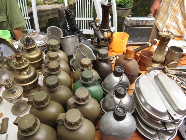  Những đồ vật sau chiến tranh.