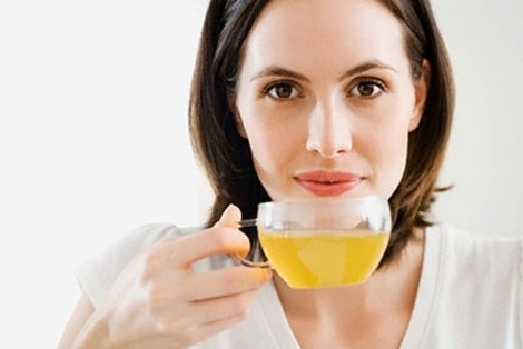 Uống trà xanh mỗi ngày cũng là cách để ngừa bị nhiễm xạ từ. Hình minh họa.
