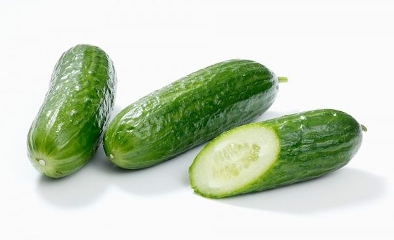 Vì trong dưa chuột có chứa lariciresinol, pinoresinol và secoisolariciresinol – 3 lignan có tác dụng ngừa ung thư rất tốt, đặc biệt là ung thư vú, buồng trứng, tử cung và tuyến tiền liệt. 