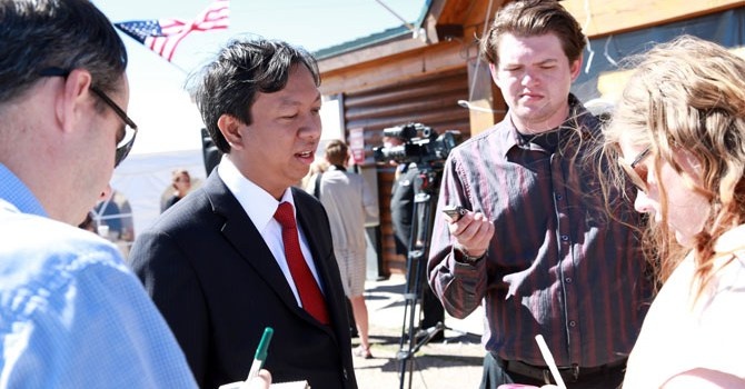 Thi truong Viet o My: Co nhung chuyen thuoc ve dinh menh hinh anh