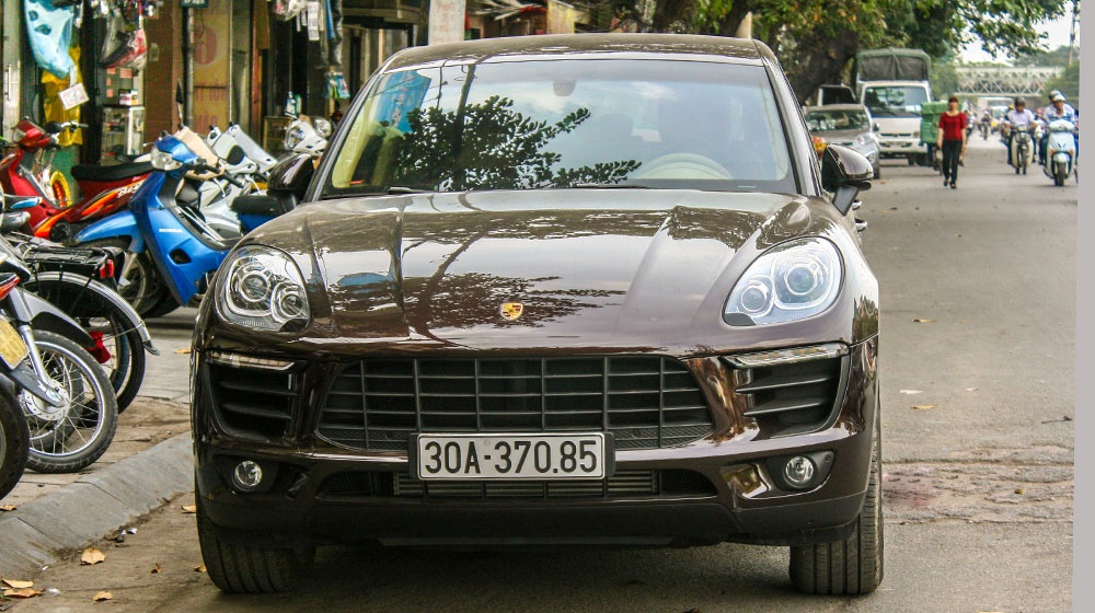 Porsche Macan dau tien xuat hien tren pho Ha Noi hinh anh