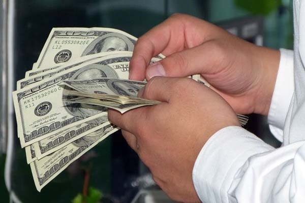 NHNN co the da ban ra den 1,5 ty dola de giu ty gia hinh anh