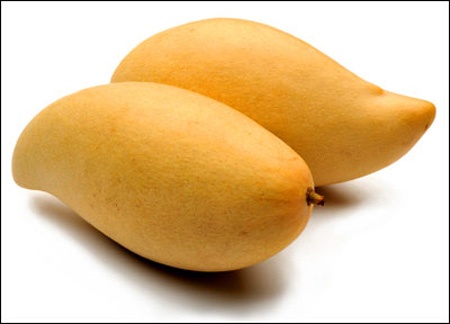 Xoài là nguồn dồi dào acid folic – một loại vitamin B, có tác dụng giúp tăng cường khả năng sinh sản ở cả hai giới, đồng thời còn giúp ngăn ngừa dị tật bẩm sinh ở thai nhi.