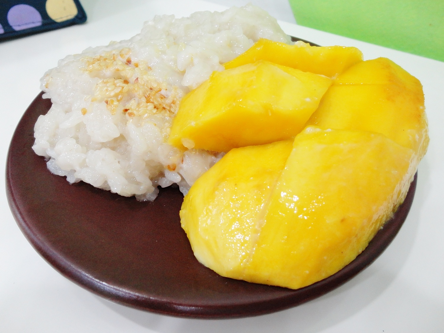 Các enzym tiêu hóa có trong xoài giúp phá vỡ các protein, làm dịu dạ dày, giảm nồng độ axit và hỗ trợ tiêu hóa.