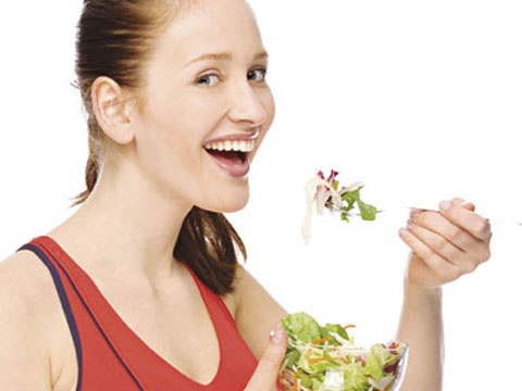 Do ruột rỗng, nhu động giảm, các chất cặn bã trong ruột của ngày hôm trước không có cơ hội để đào thải ra ngoài, lâu dần nó sẽ kết lại thành sỏi.